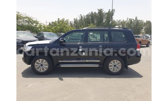 Buy Import Toyota Land Cruiser Black Car in Import - Dubai in Arusha Buy Import Toyota Land Cruiser Black Car in Import - Dubai in Arusha