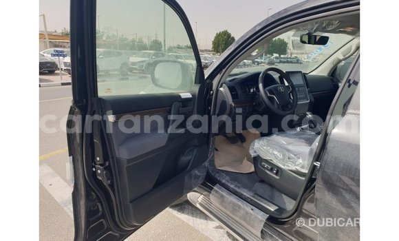 Buy Import Toyota Land Cruiser Black Car in Import - Dubai in Arusha Buy Import Toyota Land Cruiser Black Car in Import - Dubai in Arusha