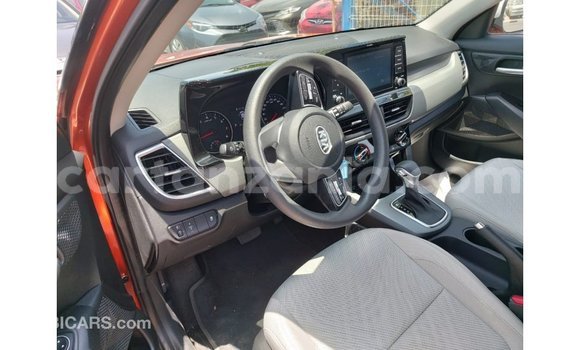 Buy Import Kia Carens Other Car in Import - Dubai in Arusha Buy Import Kia Carens Other Car in Import - Dubai in Arusha