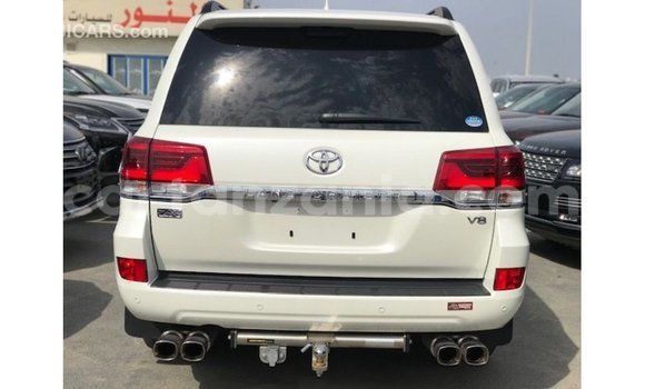 Nunua Imported Toyota Land Cruiser Nyeupe Gari ndani ya Import - Dubai nchini Arusha Nunua Imported Toyota Land Cruiser Nyeupe Gari ndani ya Import - Dubai nchini Arusha