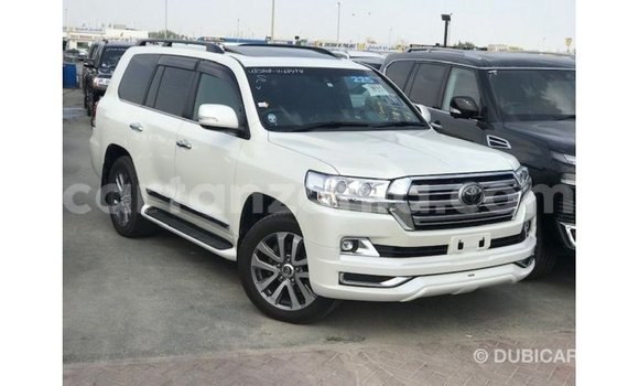 Nunua Imported Toyota Land Cruiser Nyeupe Gari ndani ya Import - Dubai nchini Arusha Nunua Imported Toyota Land Cruiser Nyeupe Gari ndani ya Import - Dubai nchini Arusha