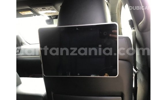 Nunua Imported Toyota Land Cruiser Nyeupe Gari ndani ya Import - Dubai nchini Arusha Nunua Imported Toyota Land Cruiser Nyeupe Gari ndani ya Import - Dubai nchini Arusha
