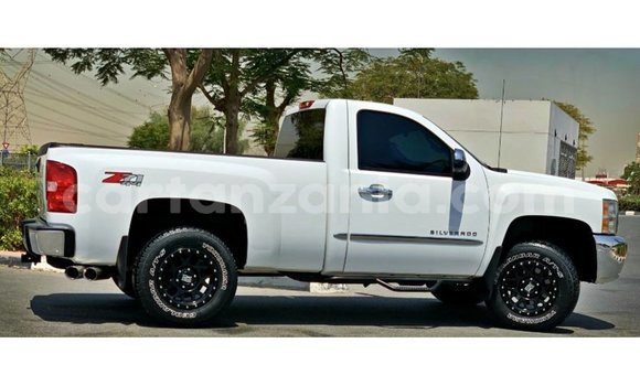 Buy Import Chevrolet Silverado White Car in Import - Dubai in Arusha Buy Import Chevrolet Silverado White Car in Import - Dubai in Arusha