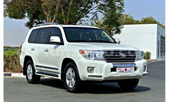 Buy Import Toyota Land Cruiser White Car in Import - Dubai in Arusha