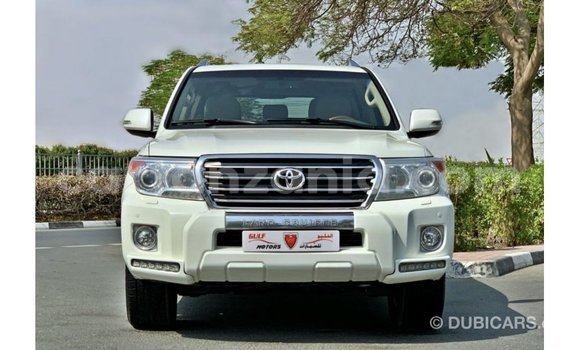 Buy Import Toyota Land Cruiser White Car in Import - Dubai in Arusha Buy Import Toyota Land Cruiser White Car in Import - Dubai in Arusha