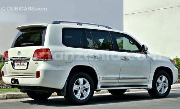 Buy Import Toyota Land Cruiser White Car in Import - Dubai in Arusha Buy Import Toyota Land Cruiser White Car in Import - Dubai in Arusha