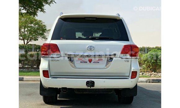 Buy Import Toyota Land Cruiser White Car in Import - Dubai in Arusha Buy Import Toyota Land Cruiser White Car in Import - Dubai in Arusha