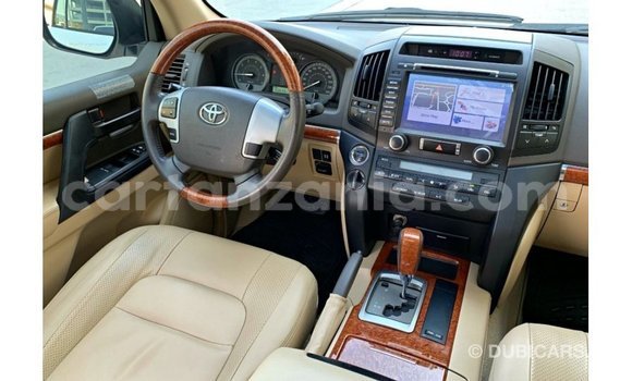 Buy Import Toyota Land Cruiser White Car in Import - Dubai in Arusha Buy Import Toyota Land Cruiser White Car in Import - Dubai in Arusha