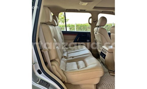 Buy Import Toyota Land Cruiser Other Car in Import - Dubai in Arusha Buy Import Toyota Land Cruiser Other Car in Import - Dubai in Arusha