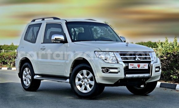 Buy Import Mitsubishi Pajero White Car in Import - Dubai in Arusha