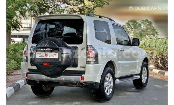 Buy Import Mitsubishi Pajero White Car in Import - Dubai in Arusha Buy Import Mitsubishi Pajero White Car in Import - Dubai in Arusha
