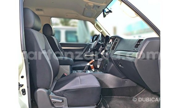 Buy Import Mitsubishi Pajero White Car in Import - Dubai in Arusha Buy Import Mitsubishi Pajero White Car in Import - Dubai in Arusha