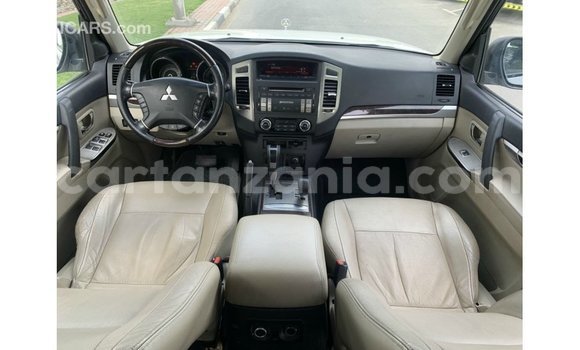 Buy Import Mitsubishi Pajero White Car in Import - Dubai in Arusha Buy Import Mitsubishi Pajero White Car in Import - Dubai in Arusha