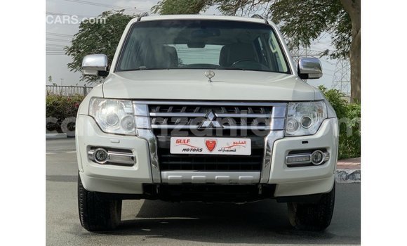 Buy Import Mitsubishi Pajero White Car in Import - Dubai in Arusha Buy Import Mitsubishi Pajero White Car in Import - Dubai in Arusha