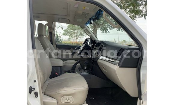 Buy Import Mitsubishi Pajero White Car in Import - Dubai in Arusha Buy Import Mitsubishi Pajero White Car in Import - Dubai in Arusha