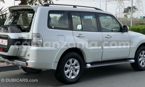 Buy Import Mitsubishi Pajero White Car in Import - Dubai in Arusha Buy Import Mitsubishi Pajero White Car in Import - Dubai in Arusha