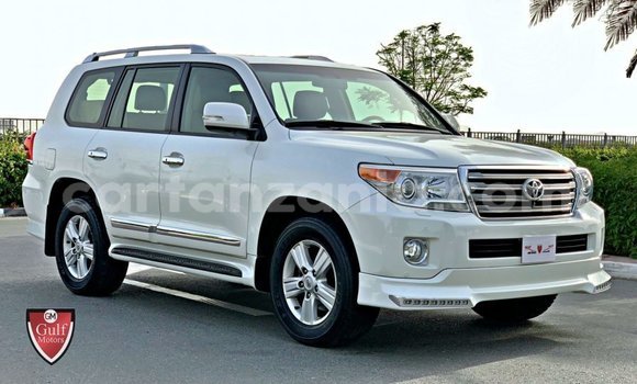 Buy Import Toyota Land Cruiser White Car in Import - Dubai in Arusha