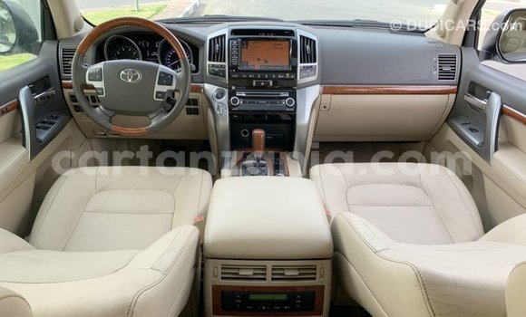 Buy Import Toyota Land Cruiser White Car in Import - Dubai in Arusha Buy Import Toyota Land Cruiser White Car in Import - Dubai in Arusha