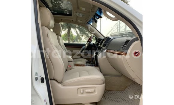 Buy Import Toyota Land Cruiser White Car in Import - Dubai in Arusha Buy Import Toyota Land Cruiser White Car in Import - Dubai in Arusha