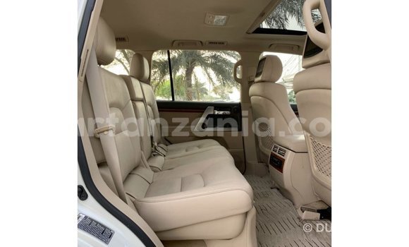 Buy Import Toyota Land Cruiser White Car in Import - Dubai in Arusha Buy Import Toyota Land Cruiser White Car in Import - Dubai in Arusha