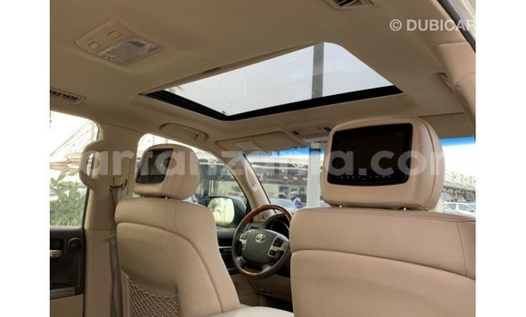 Buy Import Toyota Land Cruiser White Car in Import - Dubai in Arusha Buy Import Toyota Land Cruiser White Car in Import - Dubai in Arusha