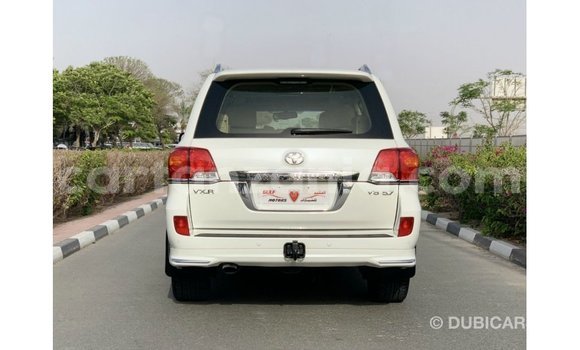 Buy Import Toyota Land Cruiser White Car in Import - Dubai in Arusha Buy Import Toyota Land Cruiser White Car in Import - Dubai in Arusha