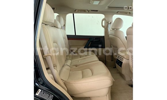 Buy Import Toyota Land Cruiser Black Car in Import - Dubai in Arusha Buy Import Toyota Land Cruiser Black Car in Import - Dubai in Arusha