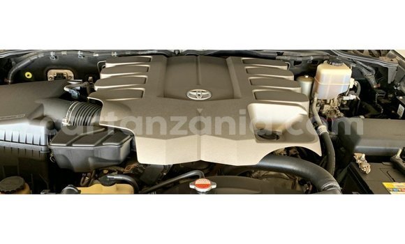 Buy Import Toyota Land Cruiser Black Car in Import - Dubai in Arusha Buy Import Toyota Land Cruiser Black Car in Import - Dubai in Arusha