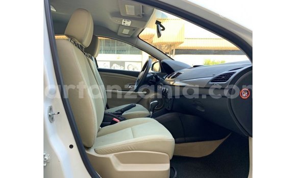 Nunua Imported Renault Fluence Nyeupe Gari ndani ya Import - Dubai nchini Arusha Nunua Imported Renault Fluence Nyeupe Gari ndani ya Import - Dubai nchini Arusha