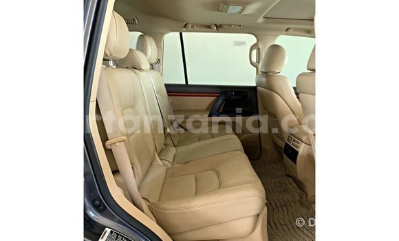 Nunua Imported Toyota Land Cruiser Nyingine Gari ndani ya Import - Dubai nchini Arusha Nunua Imported Toyota Land Cruiser Nyingine Gari ndani ya Import - Dubai nchini Arusha