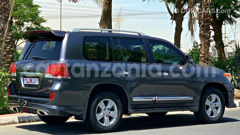 Big with watermark toyota land cruiser arusha import dubai 10083