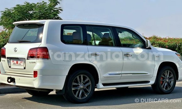 Nunua Imported Lexus LX Nyeupe Gari ndani ya Import - Dubai nchini Arusha Nunua Imported Lexus LX Nyeupe Gari ndani ya Import - Dubai nchini Arusha
