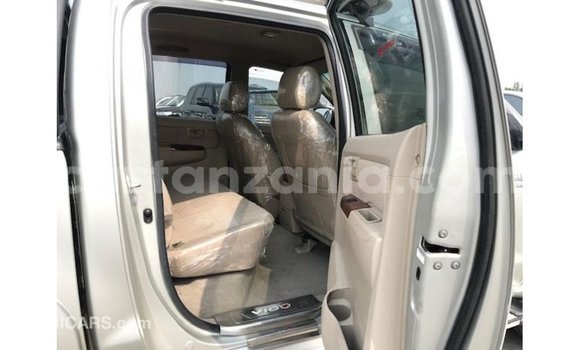 Nunua Imported Toyota Hilux Nyingine Gari ndani ya Import - Dubai nchini Arusha Nunua Imported Toyota Hilux Nyingine Gari ndani ya Import - Dubai nchini Arusha