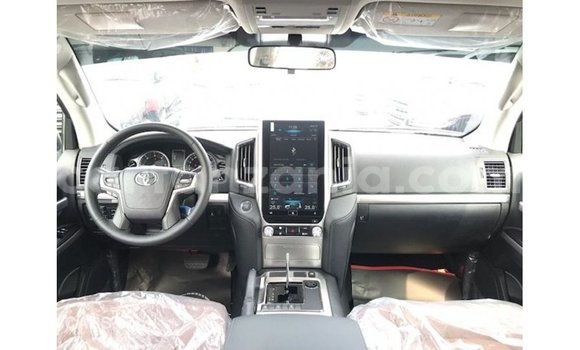 Buy Import Toyota Land Cruiser White Car in Import - Dubai in Arusha Buy Import Toyota Land Cruiser White Car in Import - Dubai in Arusha