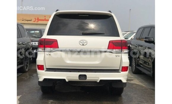 Buy Import Toyota Land Cruiser White Car in Import - Dubai in Arusha Buy Import Toyota Land Cruiser White Car in Import - Dubai in Arusha