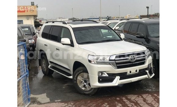 Buy Import Toyota Land Cruiser White Car in Import - Dubai in Arusha Buy Import Toyota Land Cruiser White Car in Import - Dubai in Arusha