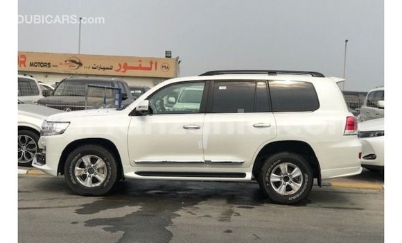 Buy Import Toyota Land Cruiser White Car in Import - Dubai in Arusha Buy Import Toyota Land Cruiser White Car in Import - Dubai in Arusha