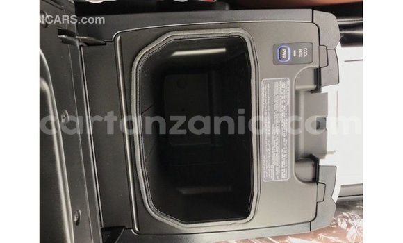 Buy Import Toyota Land Cruiser White Car in Import - Dubai in Arusha Buy Import Toyota Land Cruiser White Car in Import - Dubai in Arusha