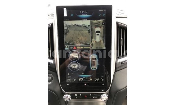 Buy Import Toyota Land Cruiser White Car in Import - Dubai in Arusha Buy Import Toyota Land Cruiser White Car in Import - Dubai in Arusha