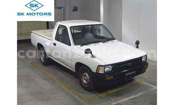 Buy Import Toyota Hilux White Car in Import - Dubai in Arusha Buy Import Toyota Hilux White Car in Import - Dubai in Arusha
