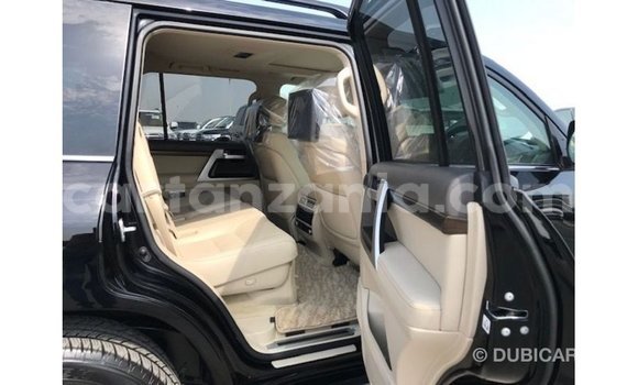 Nunua Imported Toyota Land Cruiser Nyeusi Gari ndani ya Import - Dubai nchini Arusha Nunua Imported Toyota Land Cruiser Nyeusi Gari ndani ya Import - Dubai nchini Arusha