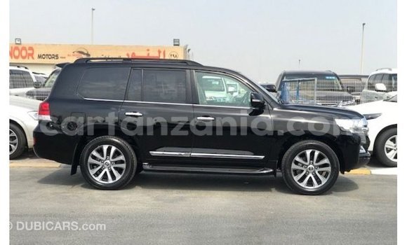 Nunua Imported Toyota Land Cruiser Nyeusi Gari ndani ya Import - Dubai nchini Arusha Nunua Imported Toyota Land Cruiser Nyeusi Gari ndani ya Import - Dubai nchini Arusha