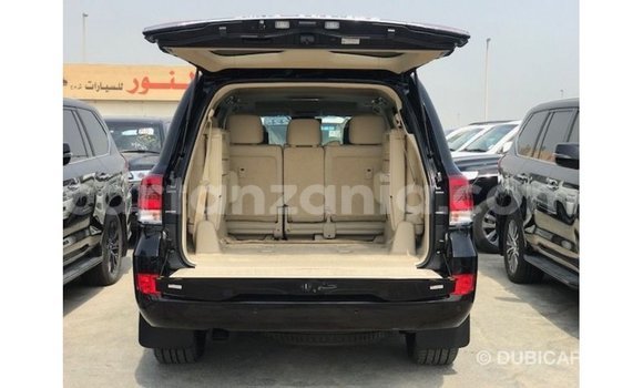 Nunua Imported Toyota Land Cruiser Nyeusi Gari ndani ya Import - Dubai nchini Arusha Nunua Imported Toyota Land Cruiser Nyeusi Gari ndani ya Import - Dubai nchini Arusha