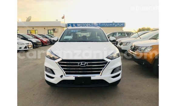 Buy Import Hyundai Tucson White Car in Import - Dubai in Arusha Buy Import Hyundai Tucson White Car in Import - Dubai in Arusha
