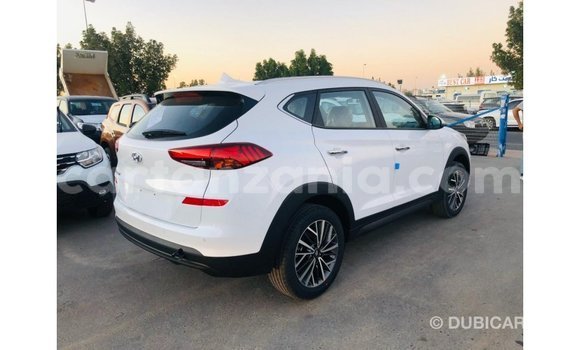 Buy Import Hyundai Tucson White Car in Import - Dubai in Arusha Buy Import Hyundai Tucson White Car in Import - Dubai in Arusha