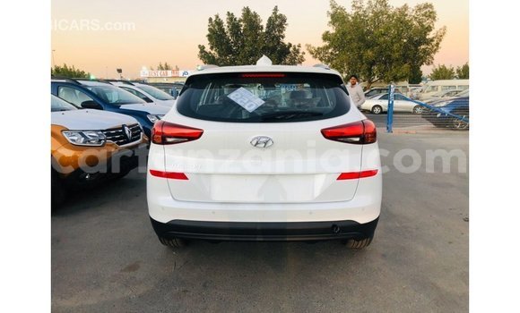 Buy Import Hyundai Tucson White Car in Import - Dubai in Arusha Buy Import Hyundai Tucson White Car in Import - Dubai in Arusha