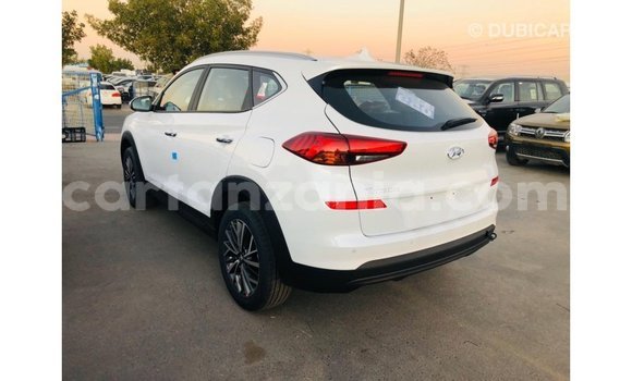 Buy Import Hyundai Tucson White Car in Import - Dubai in Arusha Buy Import Hyundai Tucson White Car in Import - Dubai in Arusha