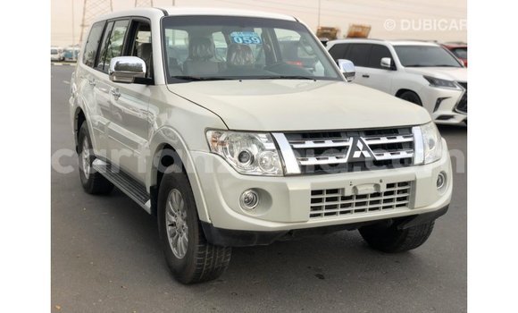 Nunua Imported Mitsubishi Pajero Nyeupe Gari ndani ya Import - Dubai nchini Arusha Nunua Imported Mitsubishi Pajero Nyeupe Gari ndani ya Import - Dubai nchini Arusha