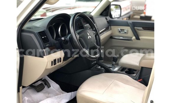 Nunua Imported Mitsubishi Pajero Nyeupe Gari ndani ya Import - Dubai nchini Arusha Nunua Imported Mitsubishi Pajero Nyeupe Gari ndani ya Import - Dubai nchini Arusha