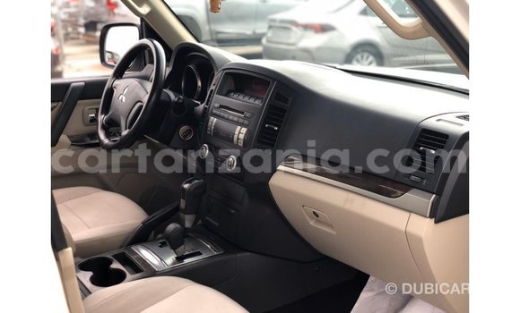 Nunua Imported Mitsubishi Pajero Nyeupe Gari ndani ya Import - Dubai nchini Arusha Nunua Imported Mitsubishi Pajero Nyeupe Gari ndani ya Import - Dubai nchini Arusha
